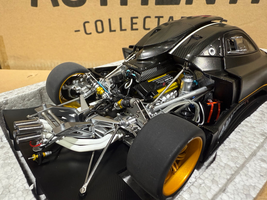 PAGANI ZONDA R - REVOLUCION - CARBON FIBRE - 1:18 SCALE DIECAST MODEL - AUTOart