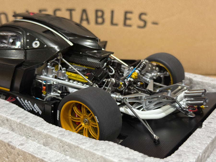 PAGANI ZONDA R - REVOLUCION - CARBON FIBRE - 1:18 SCALE DIECAST MODEL - AUTOart