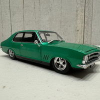 INDY GREEN LC 308 TORANA - 1:24 SCALE DIECAST MODEL - DDA