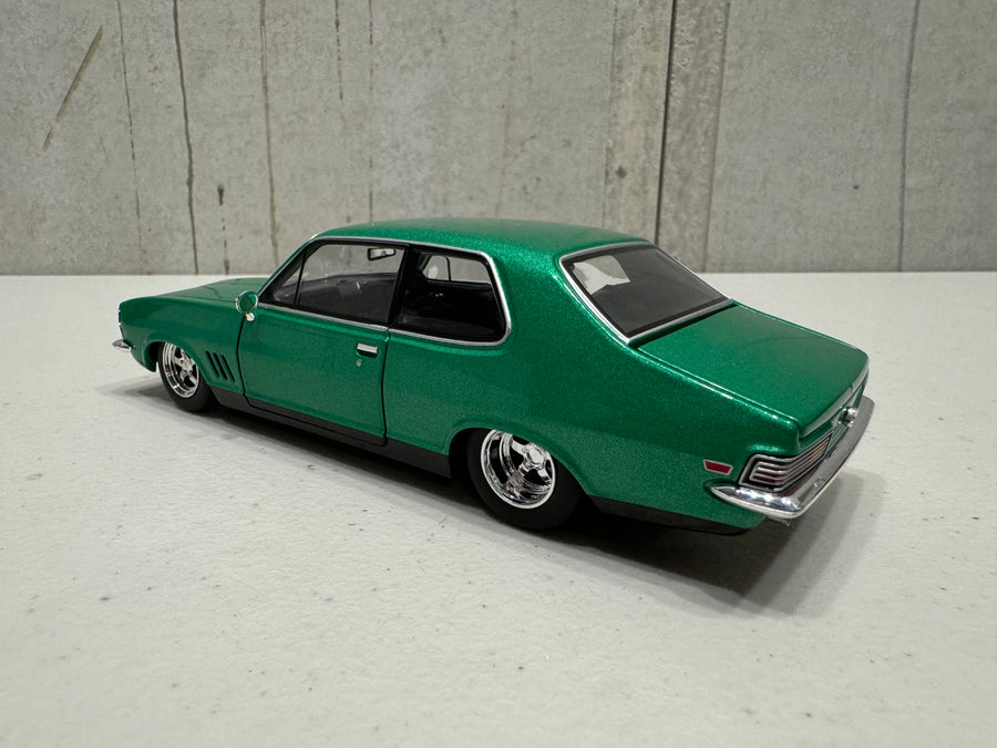 INDY GREEN LC 308 TORANA - 1:24 SCALE DIECAST MODEL - DDA