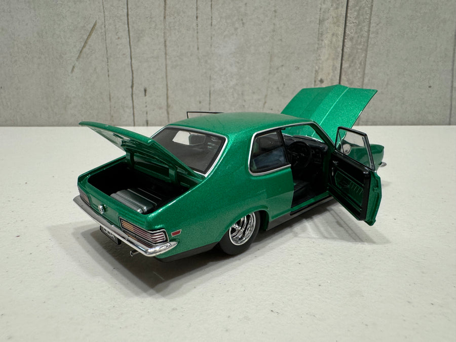 INDY GREEN LC 308 TORANA - 1:24 SCALE DIECAST MODEL - DDA