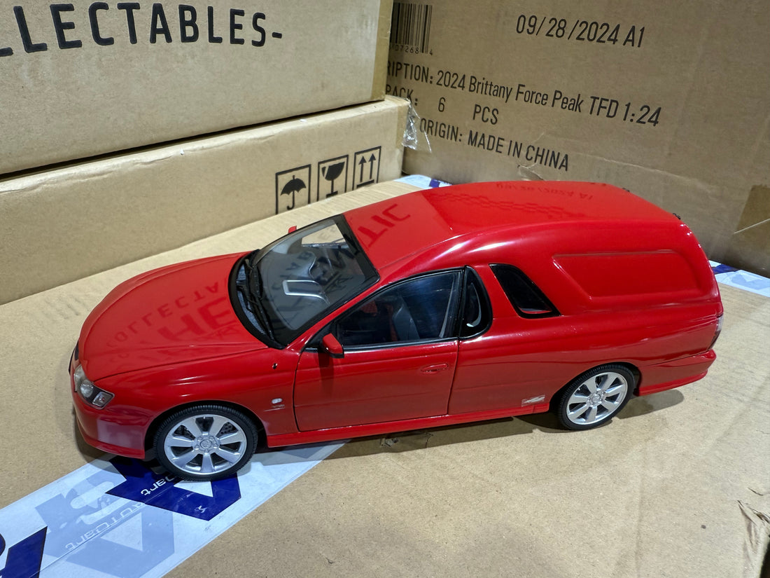 VY SS Ute With Canopy Red Hot - 1:18 Scale Diecast Model
