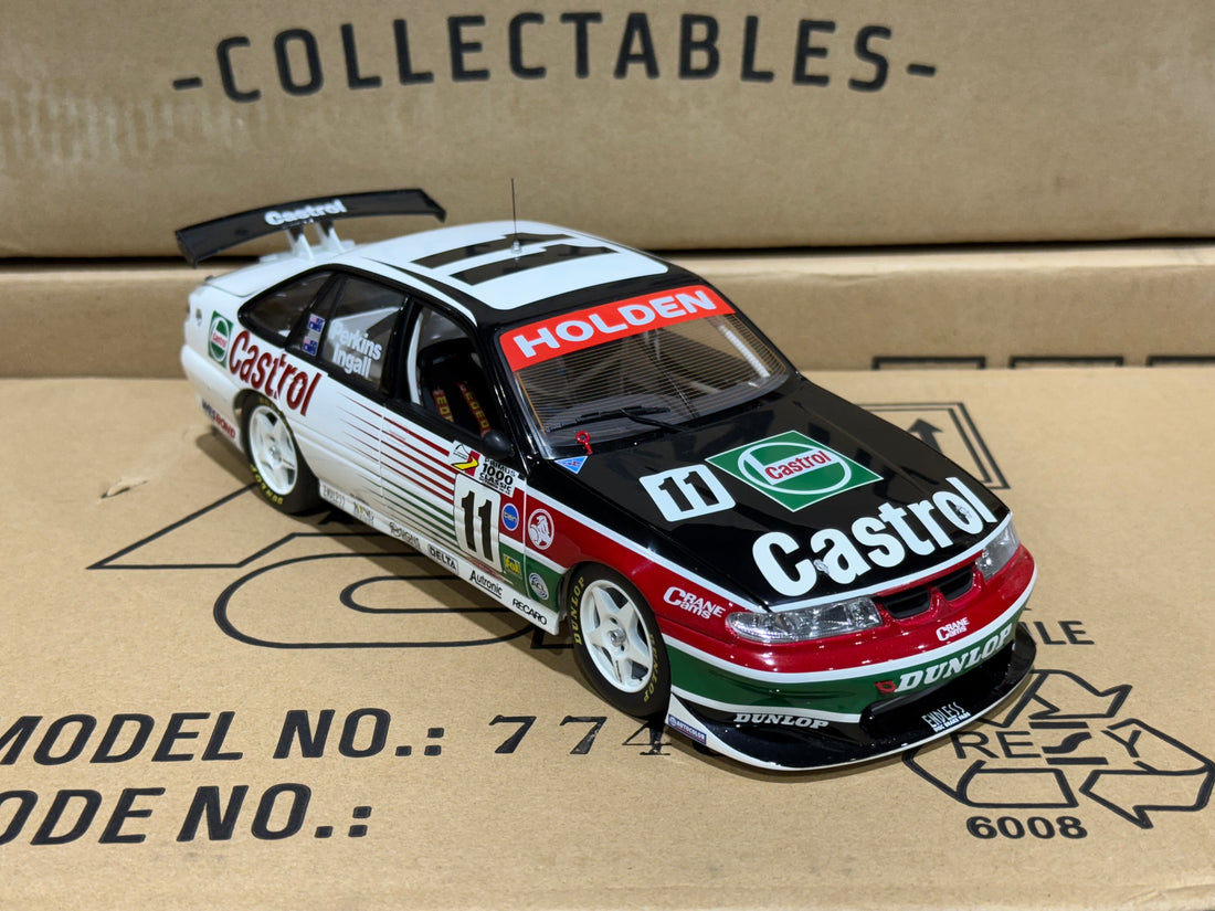 HOLDEN VS COMMODORE 1997 BATHURST WINNER - LARRY PERKINS - RUSSEL INGALL - 1:18 SCALE DIECAST MODEL