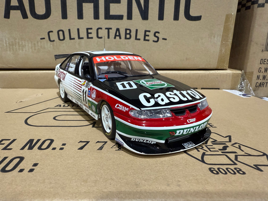 HOLDEN VS COMMODORE 1997 BATHURST WINNER - LARRY PERKINS - RUSSEL INGALL - 1:18 SCALE DIECAST MODEL