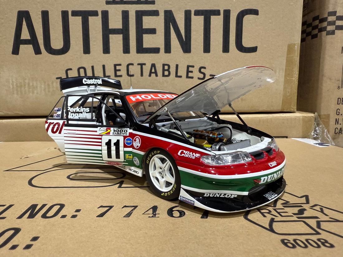 HOLDEN VS COMMODORE 1997 BATHURST WINNER - LARRY PERKINS - RUSSEL INGALL - 1:18 SCALE DIECAST MODEL