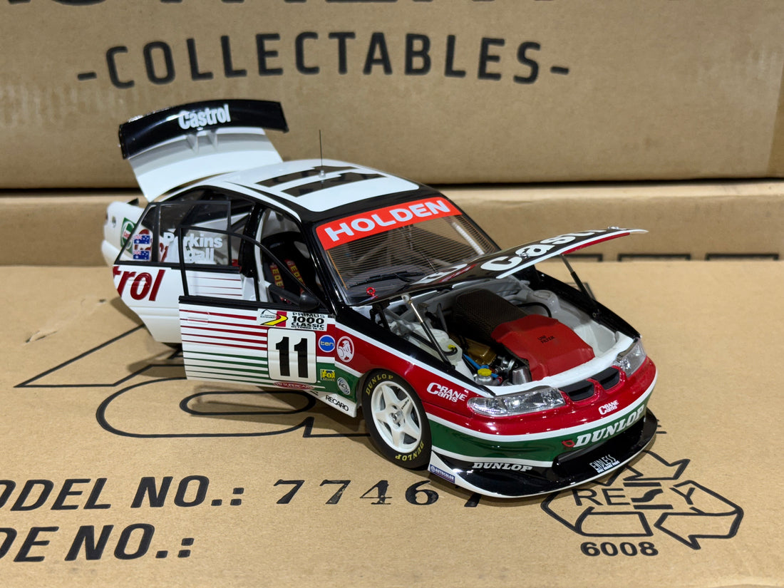 HOLDEN VS COMMODORE 1997 BATHURST WINNER - LARRY PERKINS - RUSSEL INGALL - 1:18 SCALE DIECAST MODEL