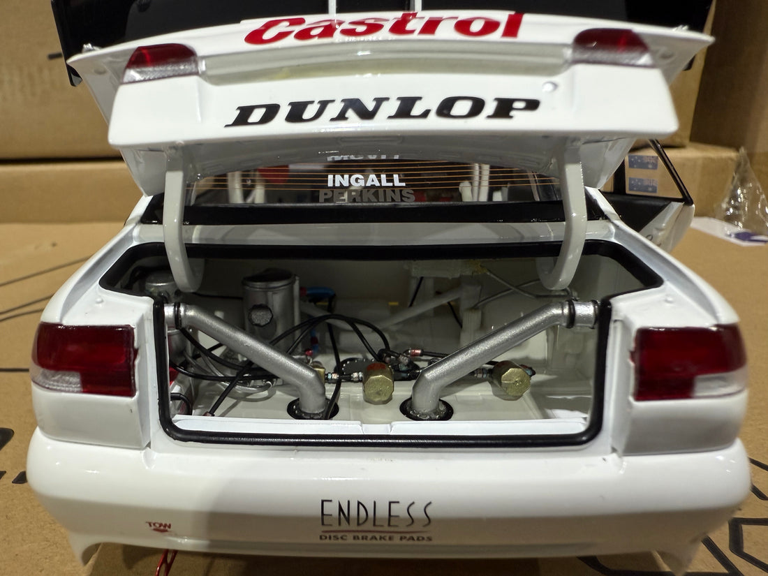 HOLDEN VS COMMODORE 1997 BATHURST WINNER - LARRY PERKINS - RUSSEL INGALL - 1:18 SCALE DIECAST MODEL