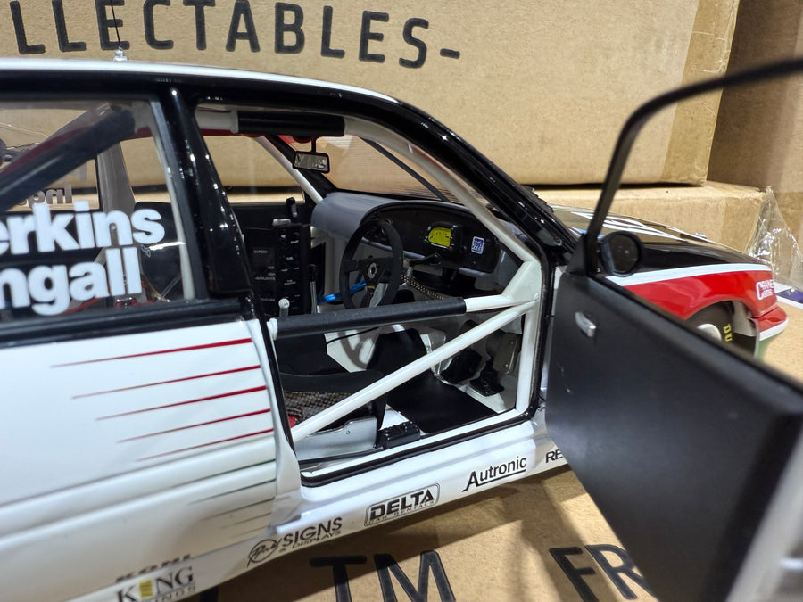 HOLDEN VS COMMODORE 1997 BATHURST WINNER - LARRY PERKINS - RUSSEL INGALL - 1:18 SCALE DIECAST MODEL