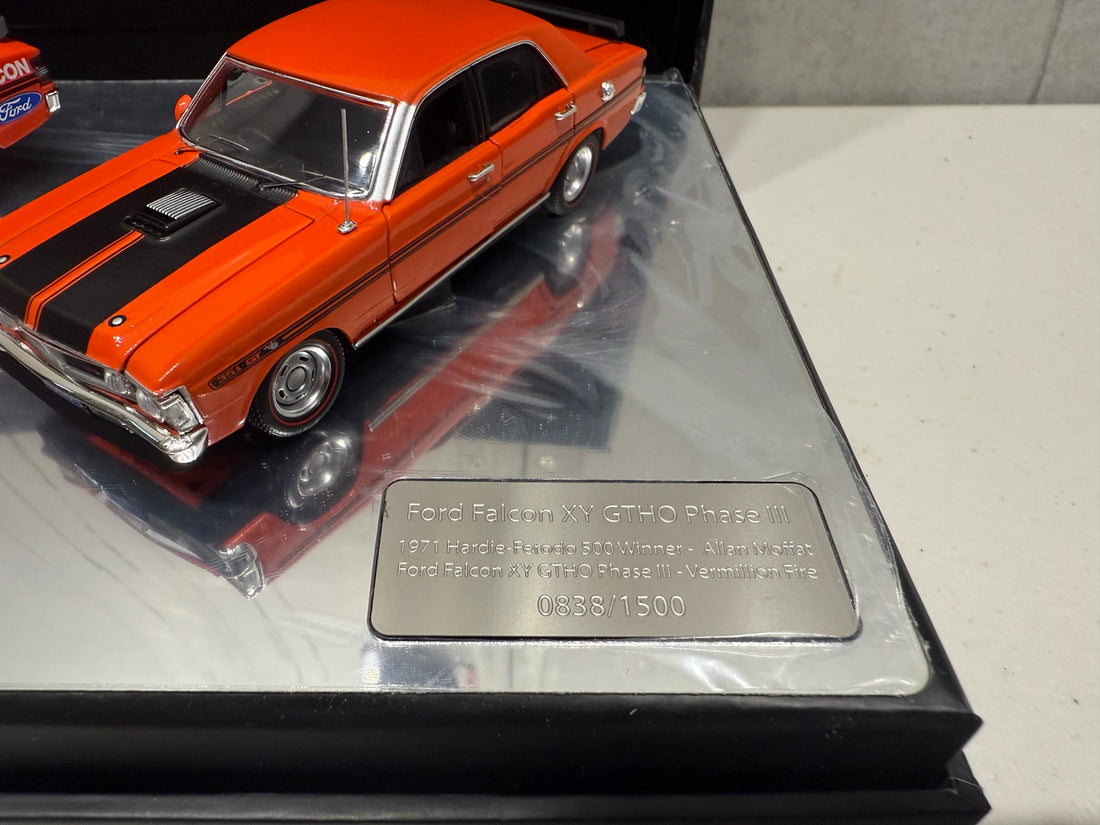 FORD FALCON XY GTHO TWIN SET: 1971 BATHURST WINNER - VERMILLION FIRE ROAD CAR - 1:43 SCALE DIECAST TWIN SET