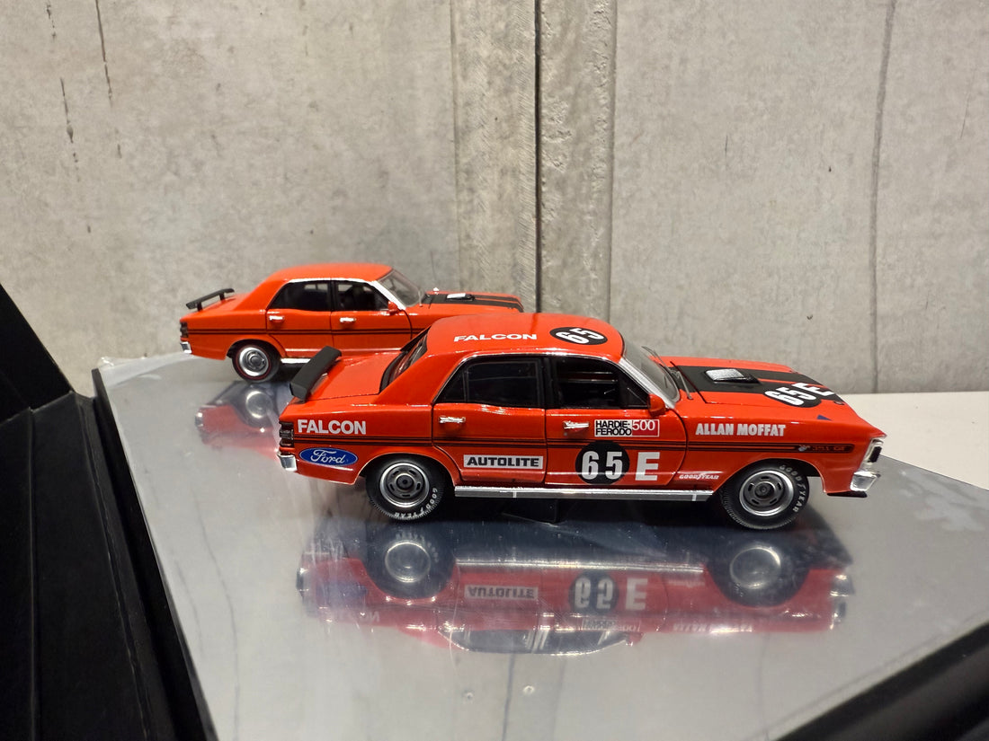 FORD FALCON XY GTHO TWIN SET: 1971 BATHURST WINNER - VERMILLION FIRE ROAD CAR - 1:43 SCALE DIECAST TWIN SET