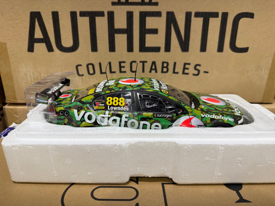 CRAIG LOWNDES' YEAR 2011 SUCROGEN TOWNSVILLE 400 TEAMVODAFONE VE SERIES II COMMODORE - 1:18 SCALE DIECAST MODEL