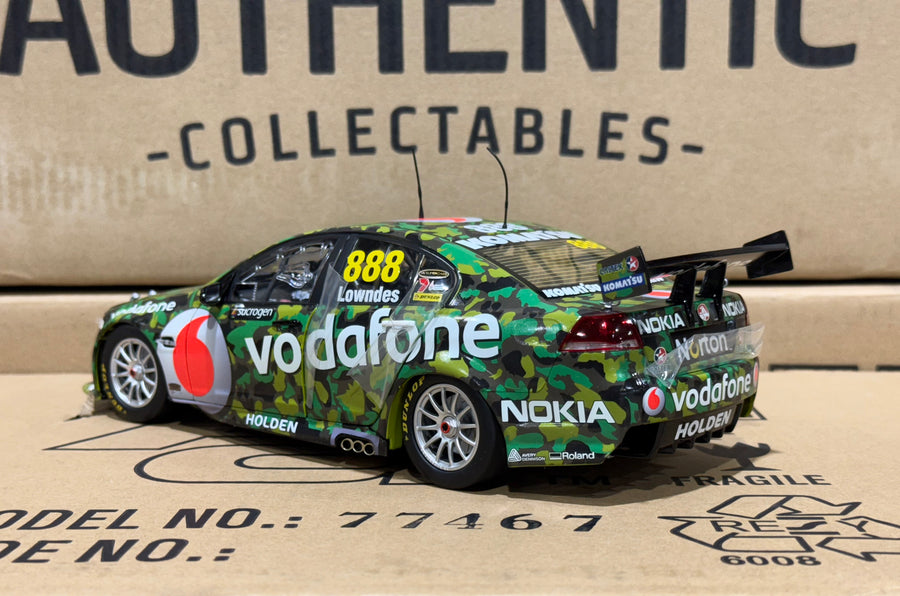 CRAIG LOWNDES' YEAR 2011 SUCROGEN TOWNSVILLE 400 TEAMVODAFONE VE SERIES II COMMODORE - 1:18 SCALE DIECAST MODEL