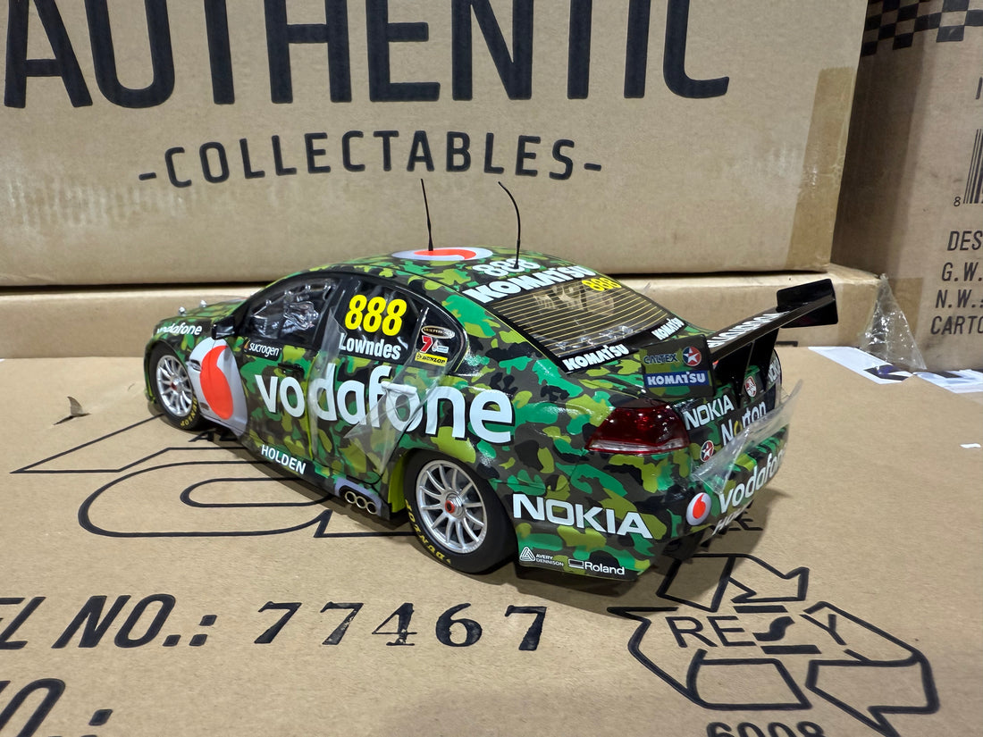CRAIG LOWNDES' YEAR 2011 SUCROGEN TOWNSVILLE 400 TEAMVODAFONE VE SERIES II COMMODORE - 1:18 SCALE DIECAST MODEL