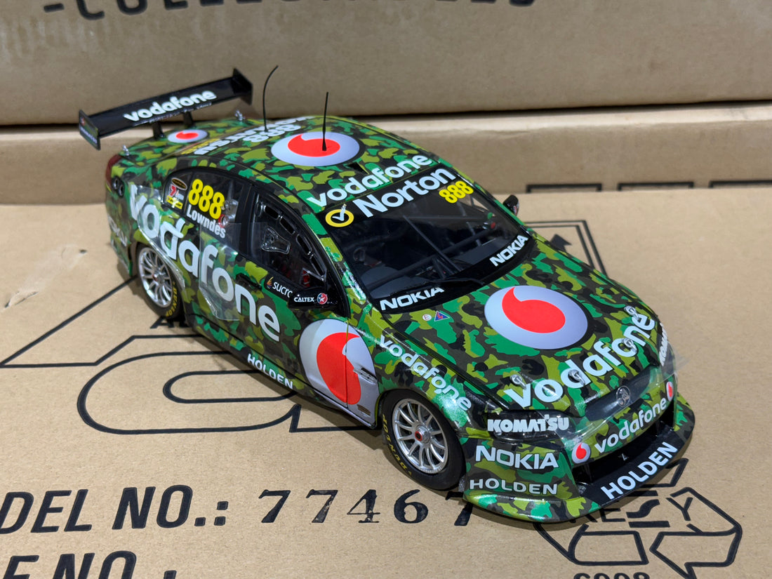 CRAIG LOWNDES' YEAR 2011 SUCROGEN TOWNSVILLE 400 TEAMVODAFONE VE SERIES II COMMODORE - 1:18 SCALE DIECAST MODEL