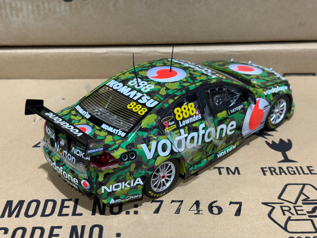 CRAIG LOWNDES' YEAR 2011 SUCROGEN TOWNSVILLE 400 TEAMVODAFONE VE SERIES II COMMODORE - 1:18 SCALE DIECAST MODEL