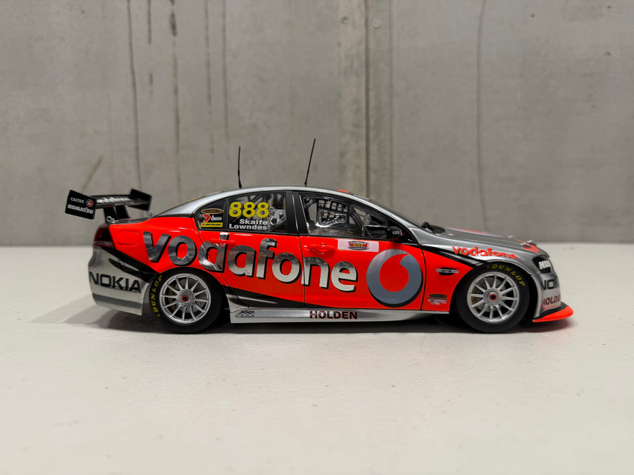 2010 Bathurst Winner - Craig Lowndes/Mark Skaife - 1:18 Scale Diecast Model