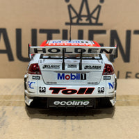 2009 Bathurst Winner Tander/Davison -- Holden Racing Team - 1:18 Scale Diecast Model
