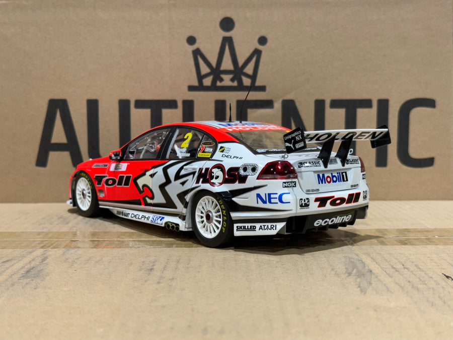2009 Bathurst Winner Tander/Davison -- Holden Racing Team - 1:18 Scale Diecast Model