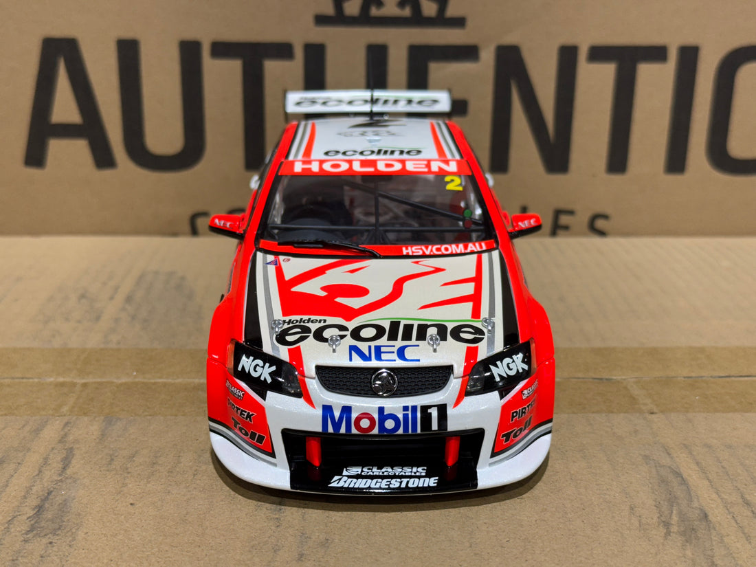 2009 Bathurst Winner Tander/Davison -- Holden Racing Team - 1:18 Scale Diecast Model