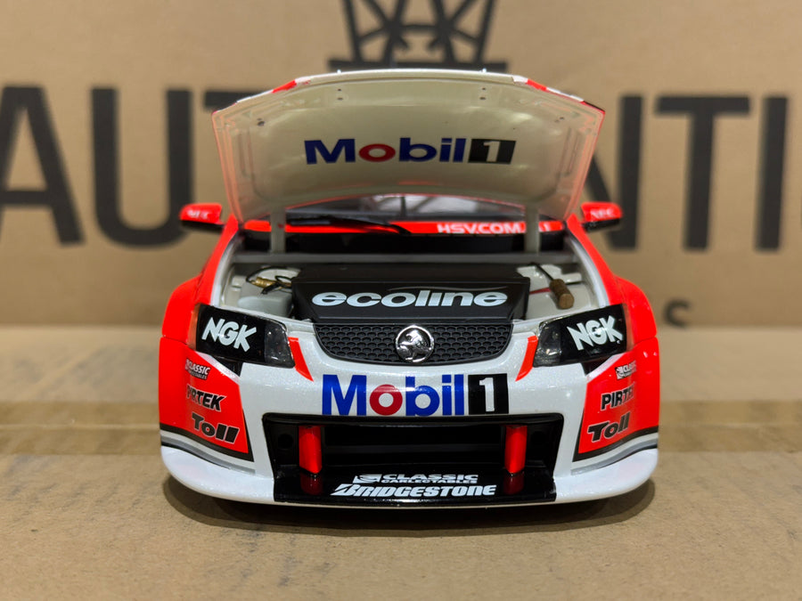 2009 Bathurst Winner Tander/Davison -- Holden Racing Team - 1:18 Scale Diecast Model