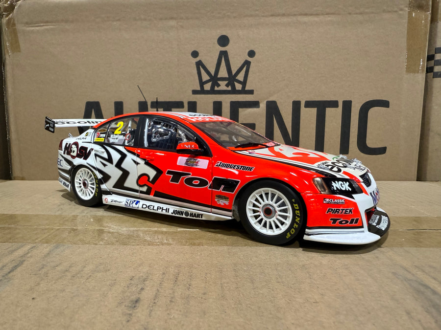 2009 Bathurst Winner Tander/Davison -- Holden Racing Team - 1:18 Scale Diecast Model