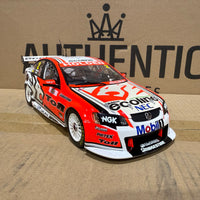 2009 Bathurst Winner Tander/Davison -- Holden Racing Team - 1:18 Scale Diecast Model