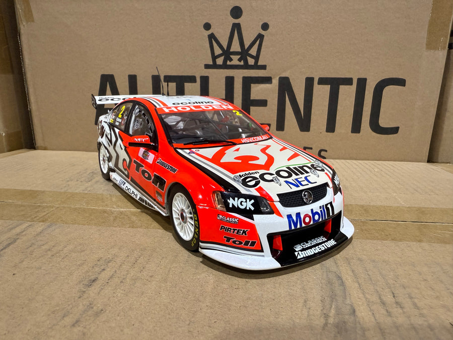 2009 Bathurst Winner Tander/Davison -- Holden Racing Team - 1:18 Scale Diecast Model