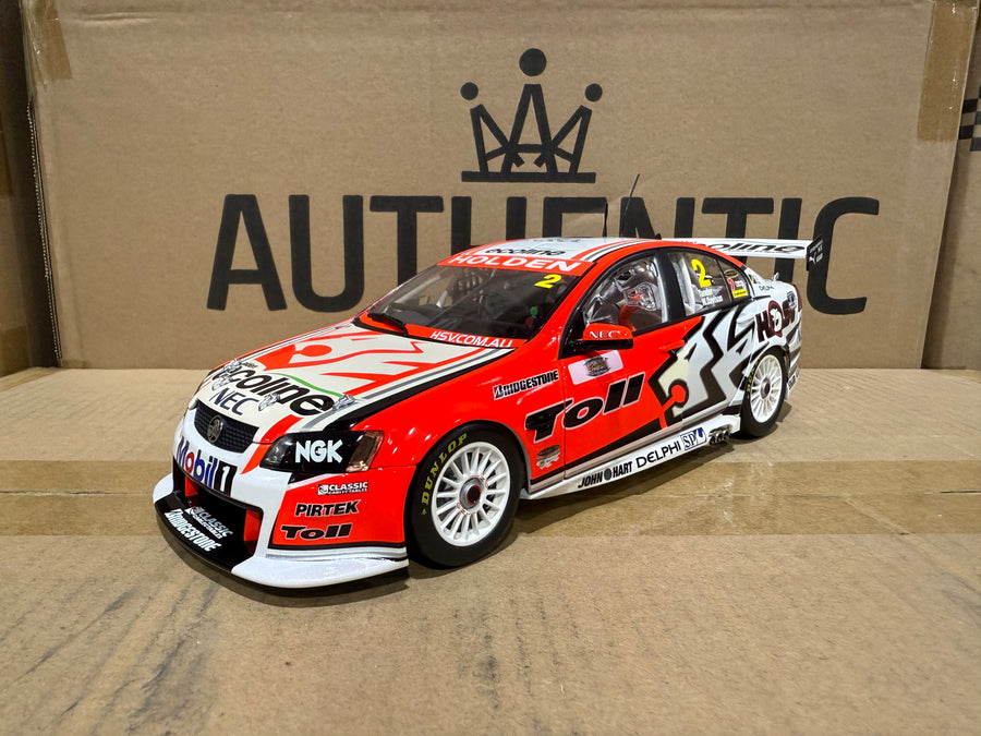 2009 Bathurst Winner Tander/Davison -- Holden Racing Team - 1:18 Scale Diecast Model