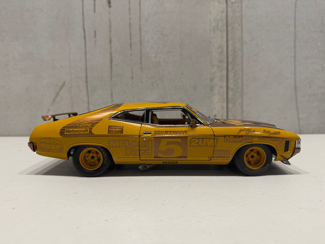 FORD XA FALCON GT 1974 BATHURST WINNER 50TH ANNIVERSARY GOLD LIVERY - 1:18 SCALE DIECAST MODEL