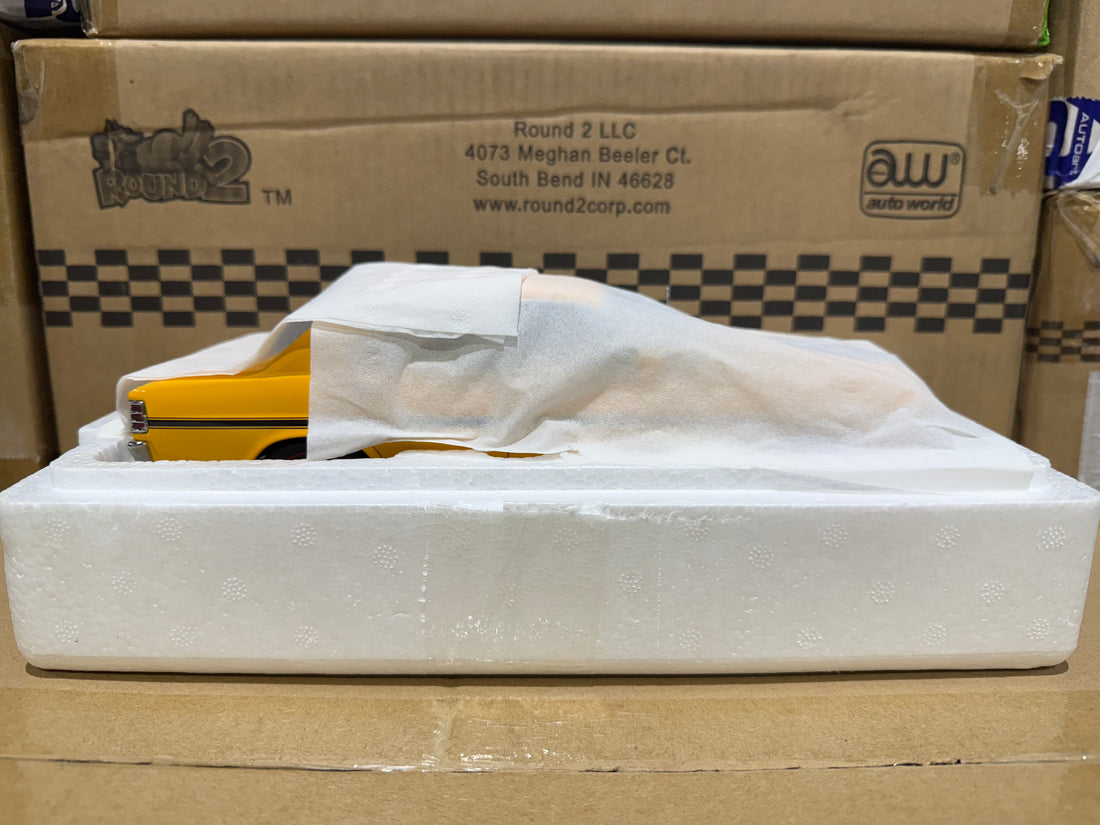 FORD XW FALCON GTHO PHASE 2 - YELLOW W/BLACK STRIPES - 1:18 SCALE DIECAST MODEL - BIANTE/AUTOART