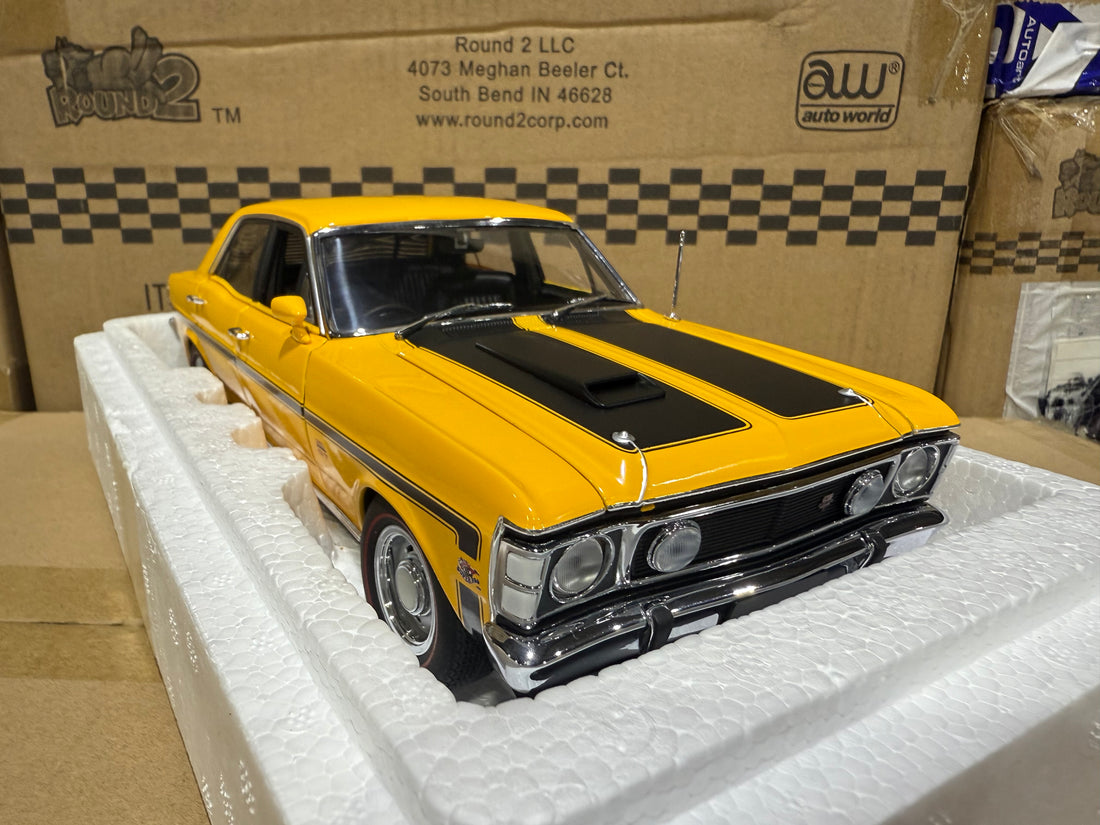 FORD XW FALCON GTHO PHASE 2 - YELLOW W/BLACK STRIPES - 1:18 SCALE DIECAST MODEL - BIANTE/AUTOART