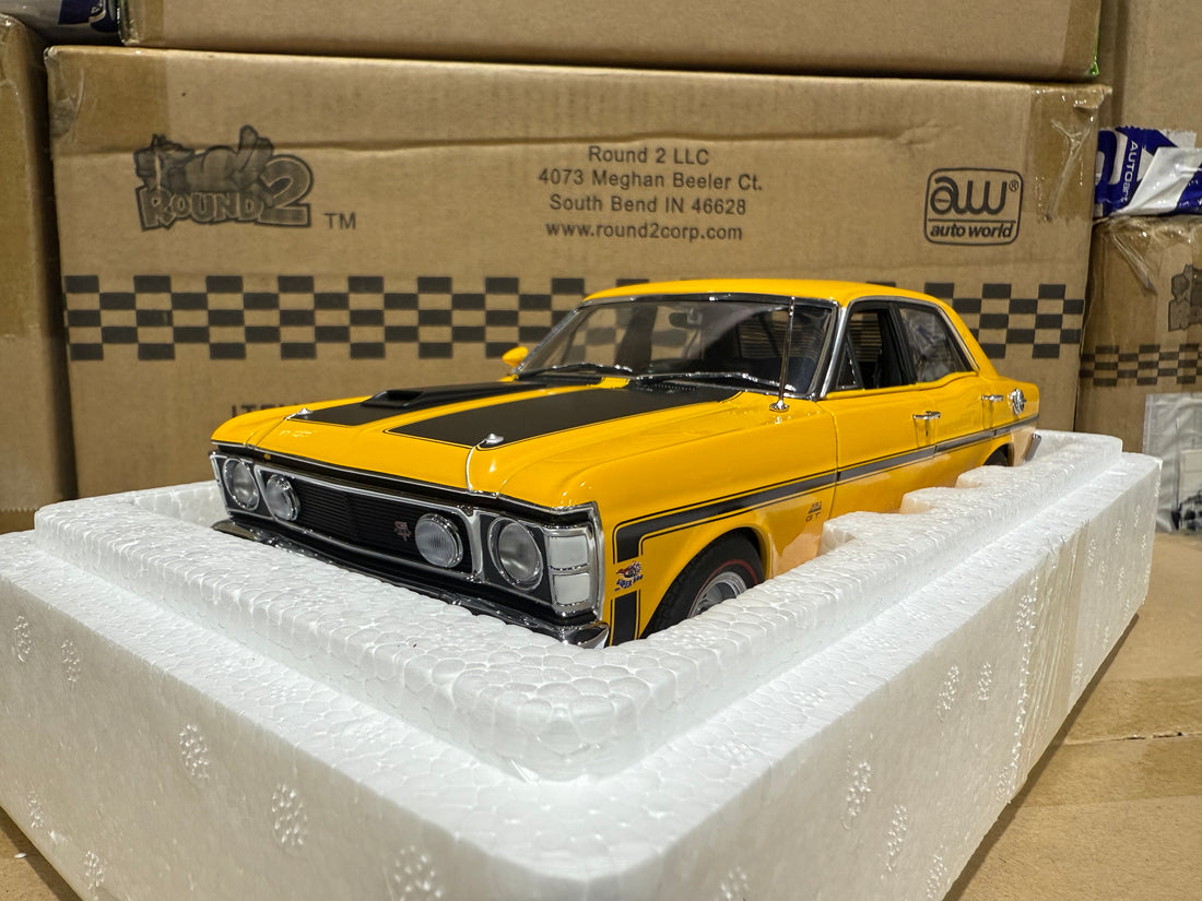 FORD XW FALCON GTHO PHASE 2 - YELLOW W/BLACK STRIPES - 1:18 SCALE DIECAST MODEL - BIANTE/AUTOART