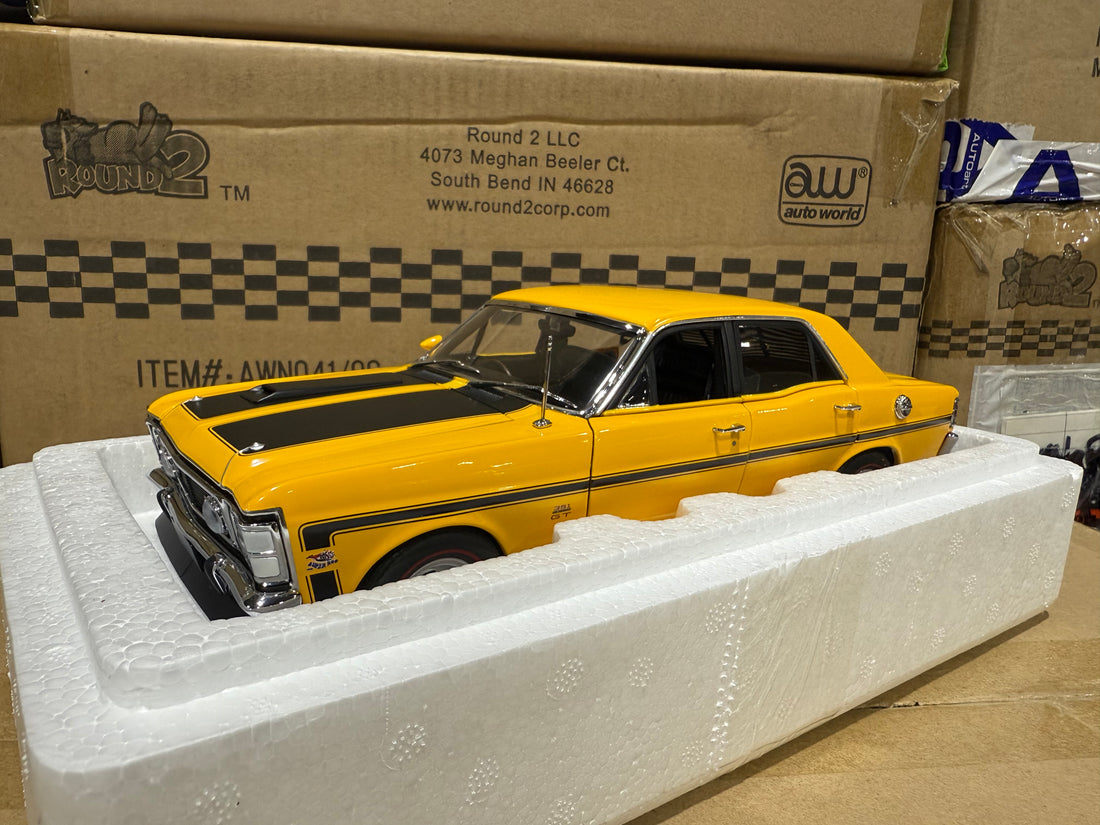 FORD XW FALCON GTHO PHASE 2 - YELLOW W/BLACK STRIPES - 1:18 SCALE DIECAST MODEL - BIANTE/AUTOART
