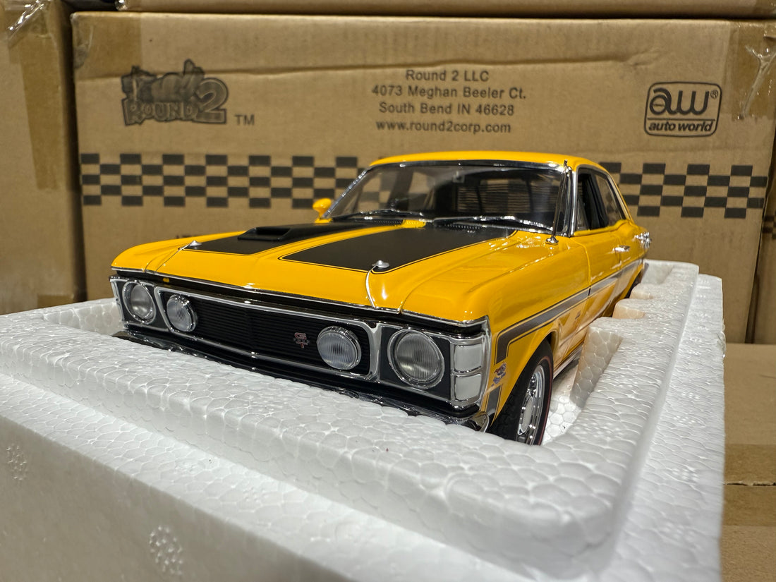 FORD XW FALCON GTHO PHASE 2 - YELLOW W/BLACK STRIPES - 1:18 SCALE DIECAST MODEL - BIANTE/AUTOART
