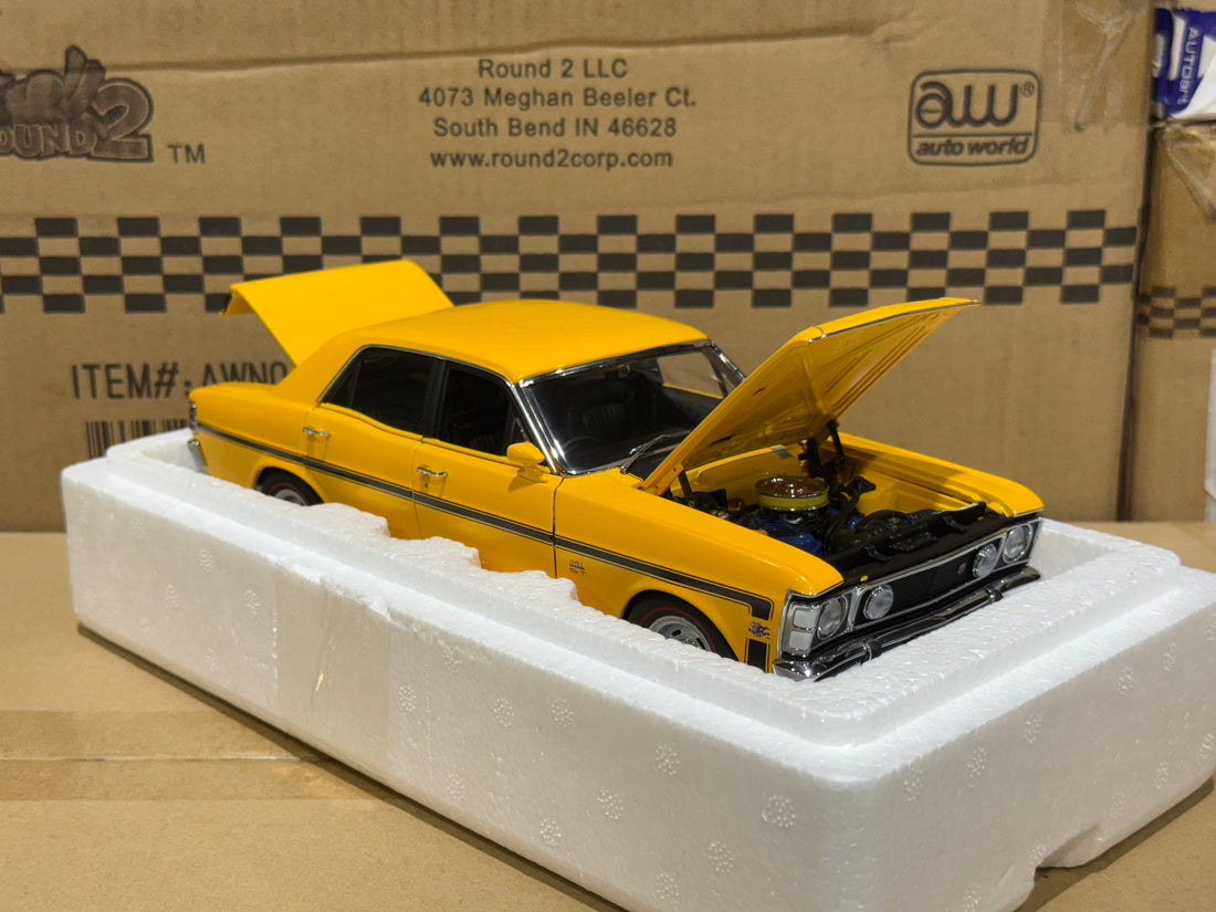 FORD XW FALCON GTHO PHASE 2 - YELLOW W/BLACK STRIPES - 1:18 SCALE DIECAST MODEL - BIANTE/AUTOART