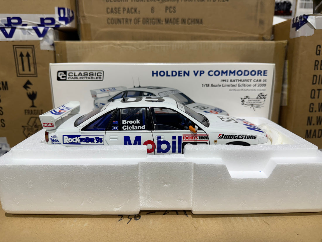 1993 BATHURST PETER BROCK - HDT HOLDEN VP COMMODORE - 1:18 SCALE DIECAST MODEL