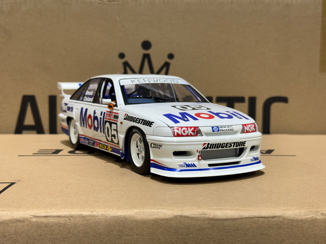 1993 BATHURST PETER BROCK - HDT HOLDEN VP COMMODORE - 1:18 SCALE DIECAST MODEL