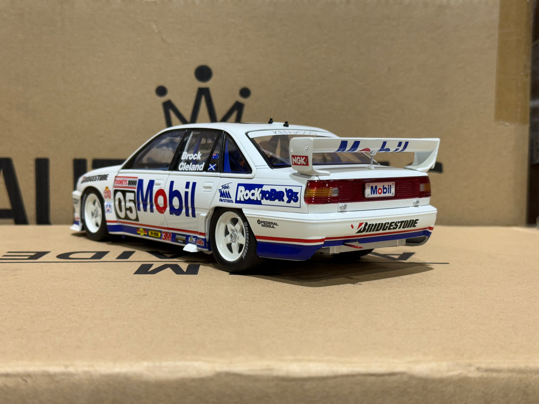 1993 BATHURST PETER BROCK - HDT HOLDEN VP COMMODORE - 1:18 SCALE DIECAST MODEL