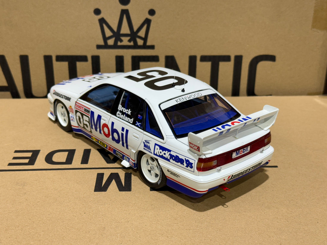 1993 BATHURST PETER BROCK - HDT HOLDEN VP COMMODORE - 1:18 SCALE DIECAST MODEL