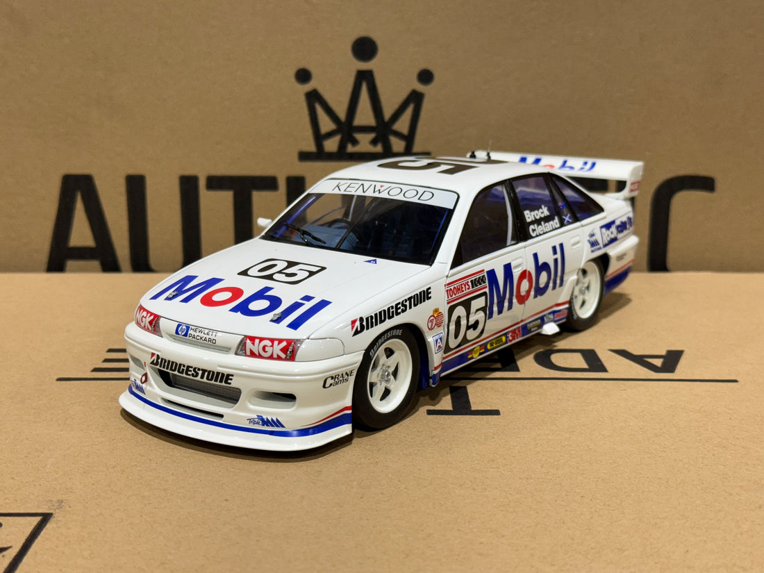 1993 BATHURST PETER BROCK - HDT HOLDEN VP COMMODORE - 1:18 SCALE DIECAST MODEL