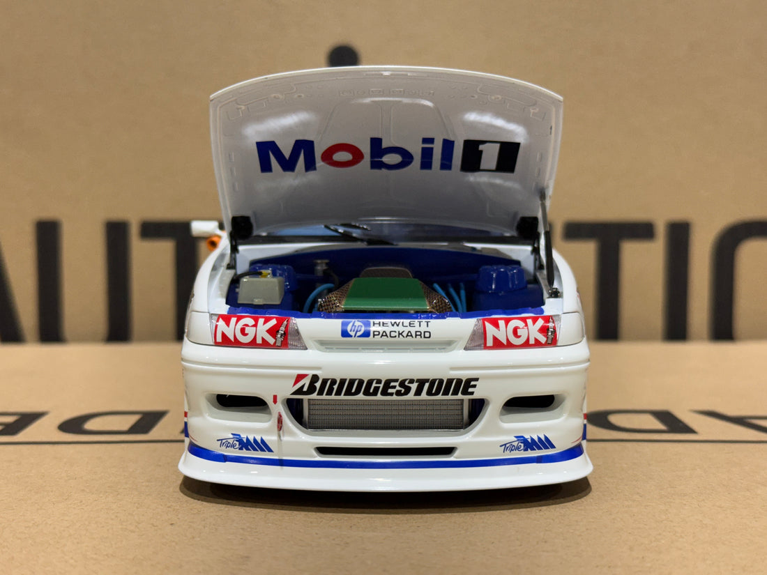 1993 BATHURST PETER BROCK - HDT HOLDEN VP COMMODORE - 1:18 SCALE DIECAST MODEL