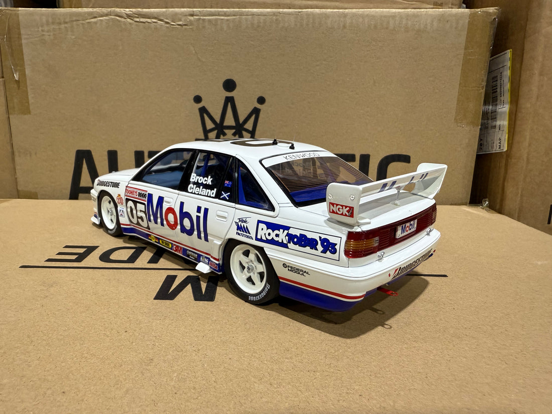 1993 BATHURST PETER BROCK - HDT HOLDEN VP COMMODORE - 1:18 SCALE DIECAST MODEL