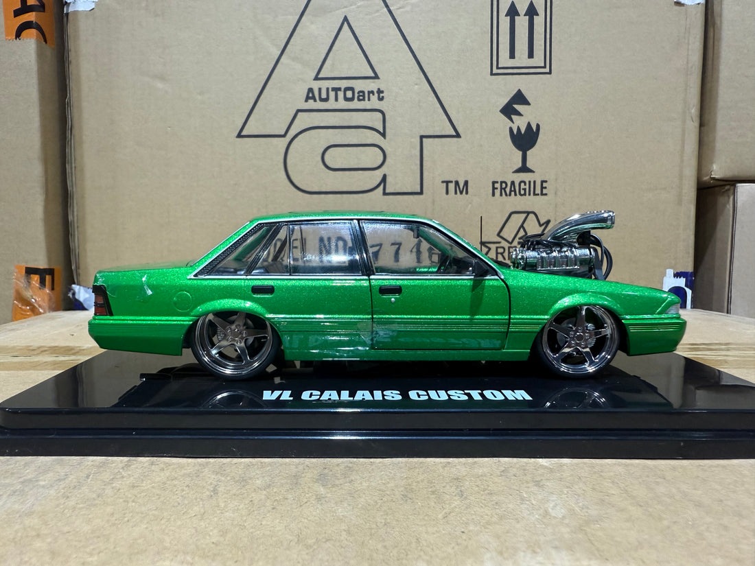 BLOWN VL CALAIS - GREEN - 1:24 SCALE DIECAST MODEL - DDA