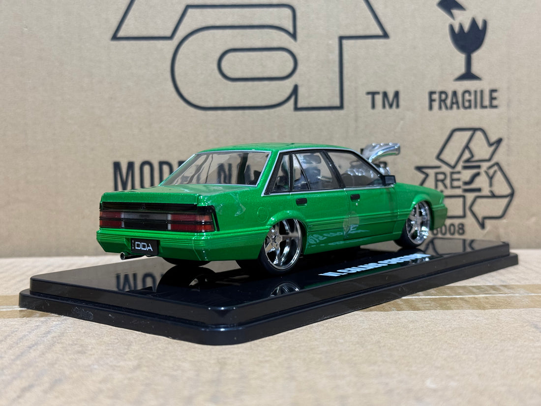 BLOWN VL CALAIS - GREEN - 1:24 SCALE DIECAST MODEL - DDA