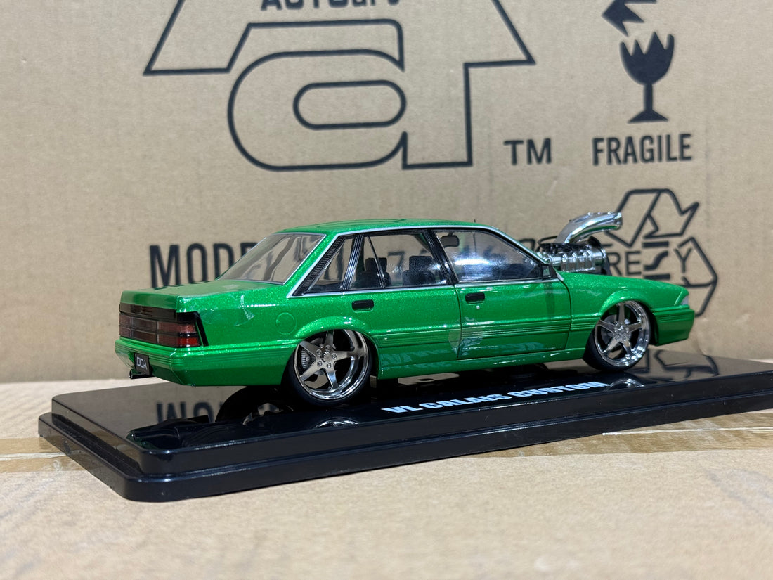 BLOWN VL CALAIS - GREEN - 1:24 SCALE DIECAST MODEL - DDA