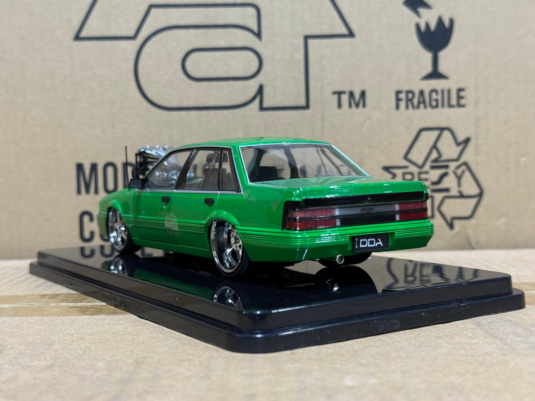 BLOWN VL CALAIS - GREEN - 1:24 SCALE DIECAST MODEL - DDA