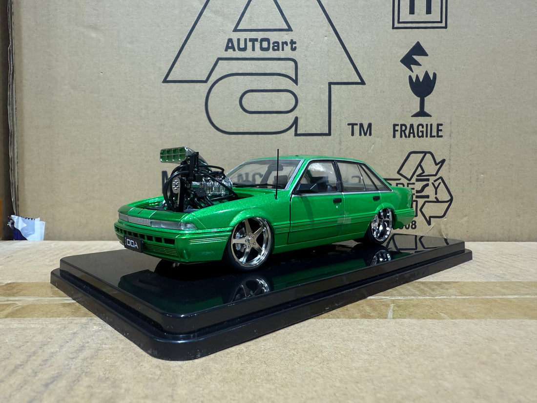 BLOWN VL CALAIS - GREEN - 1:24 SCALE DIECAST MODEL - DDA