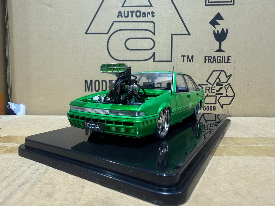 BLOWN VL CALAIS - GREEN - 1:24 SCALE DIECAST MODEL - DDA