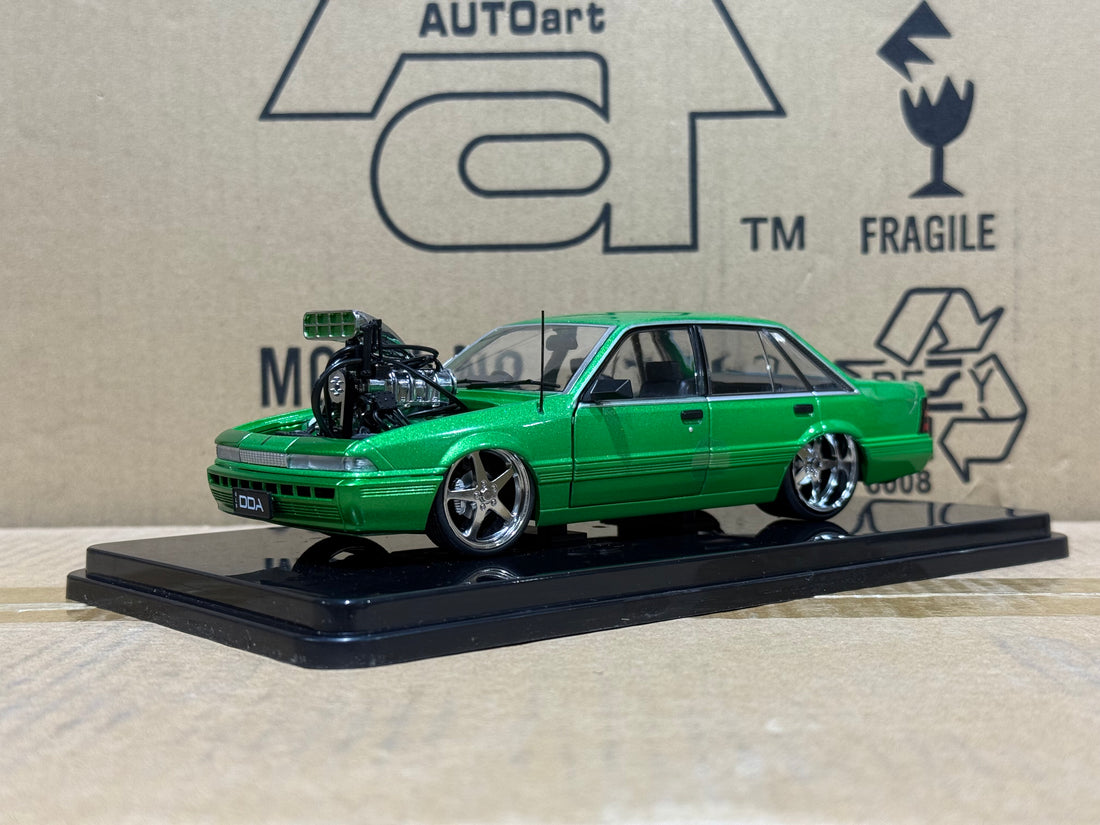BLOWN VL CALAIS - GREEN - 1:24 SCALE DIECAST MODEL - DDA
