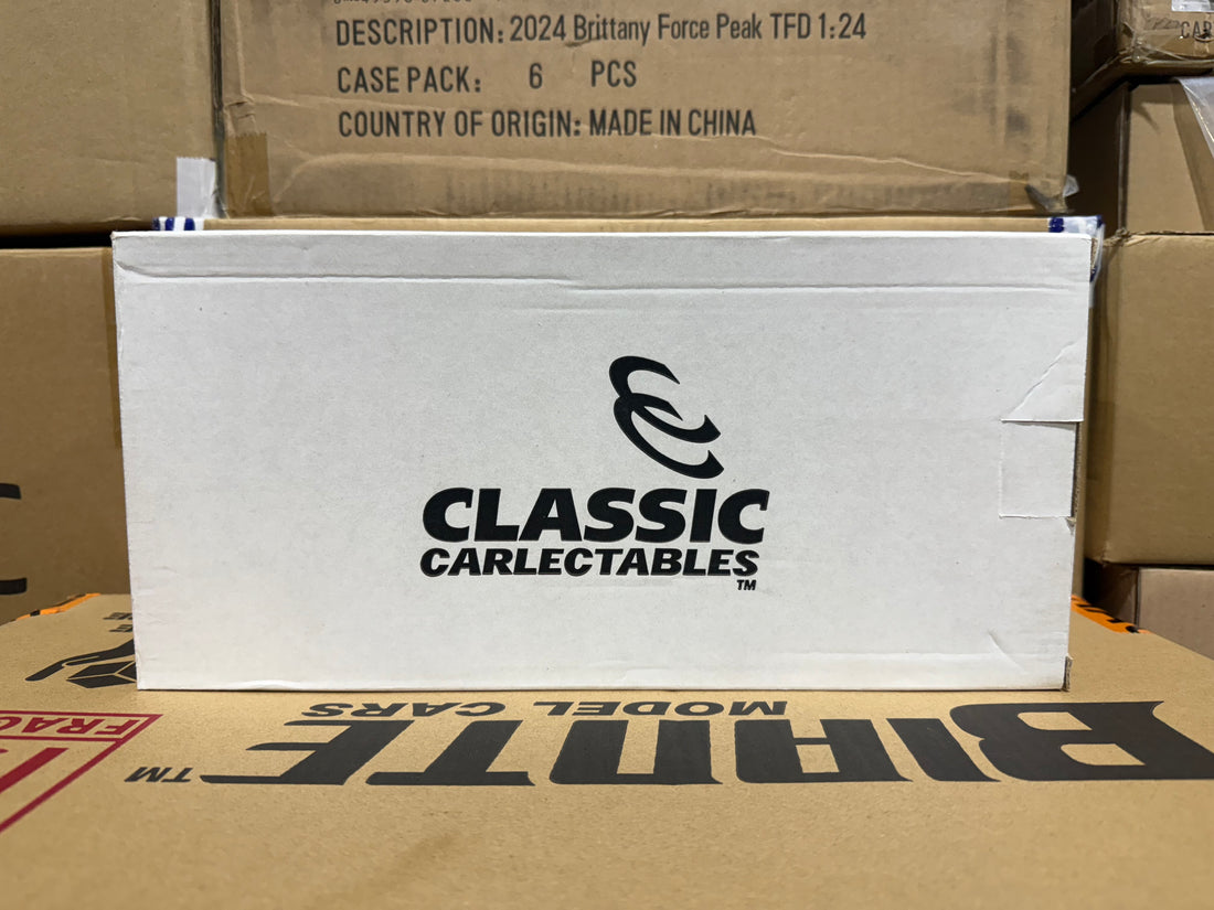 HOLDEN HX MONARO GTS SEDAN ABSINTH YELLOW - 1:18 SCALE DIECAST MODEL